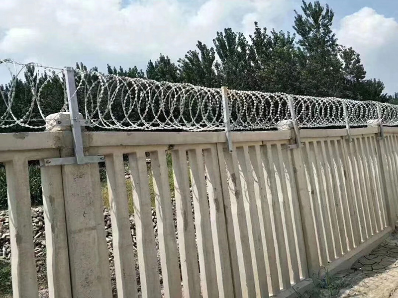 鐵路防護柵欄
